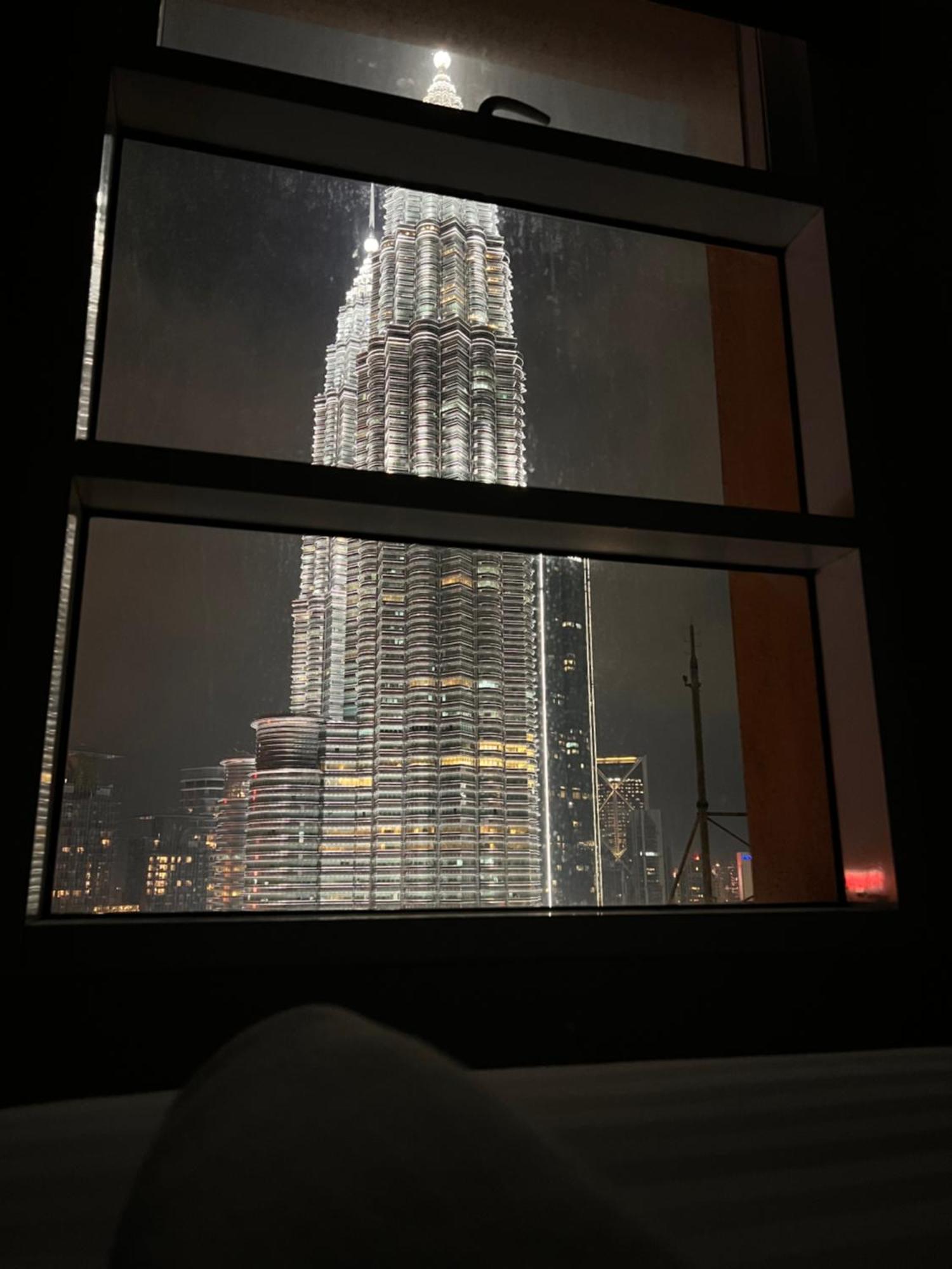 Sky Suites At Klcc By Mitstay Kuala Lumpur Zewnętrze zdjęcie