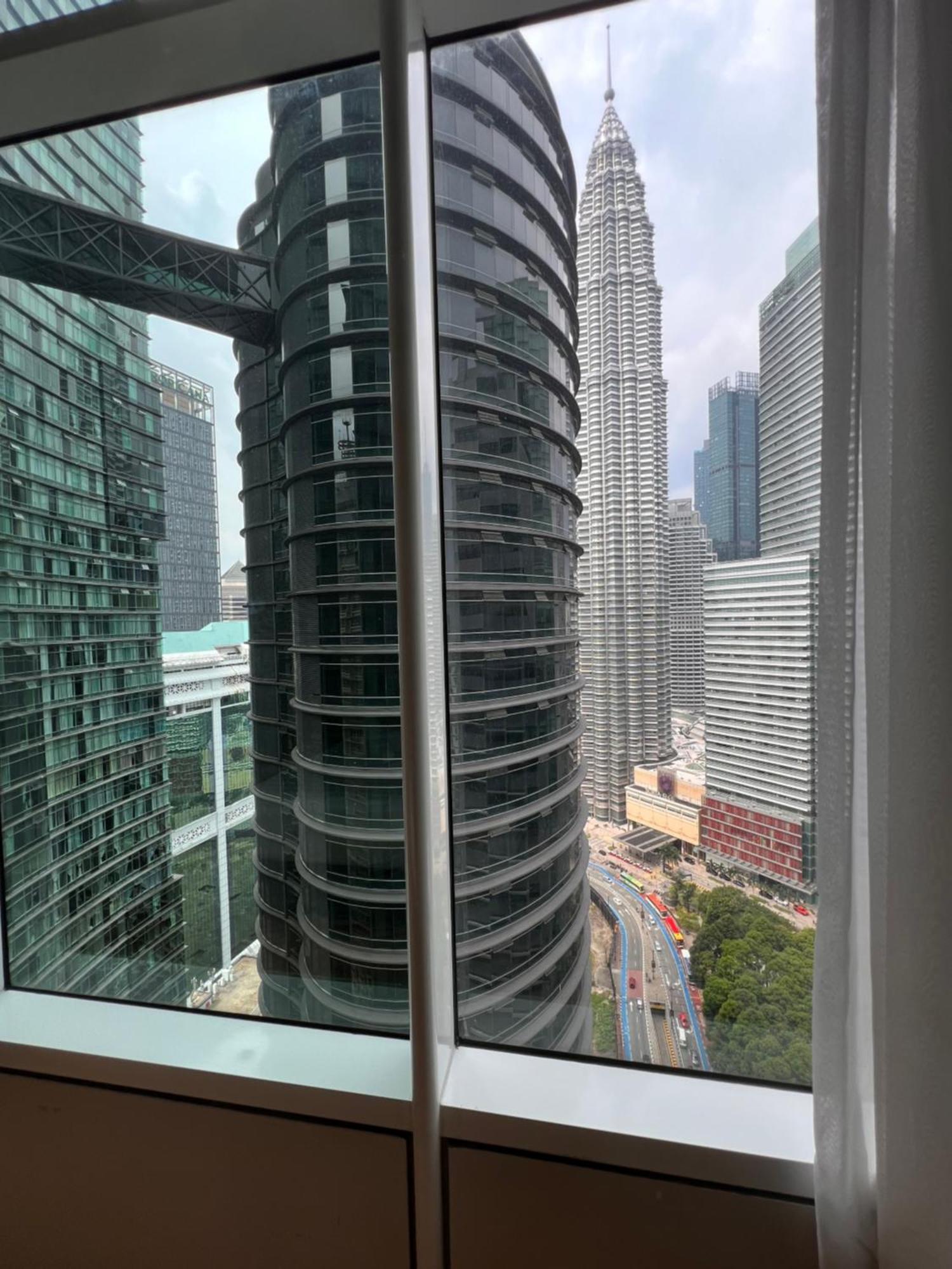 Sky Suites At Klcc By Mitstay Kuala Lumpur Zewnętrze zdjęcie